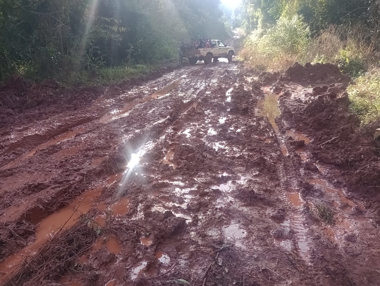En este momento estás viendo Sin agua, sin luz y sin camino: el abandono a Takuapi Mirĩ que lleva años